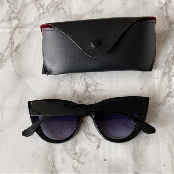 1989 classic cat eye sunglasses - Picture 3 of 3